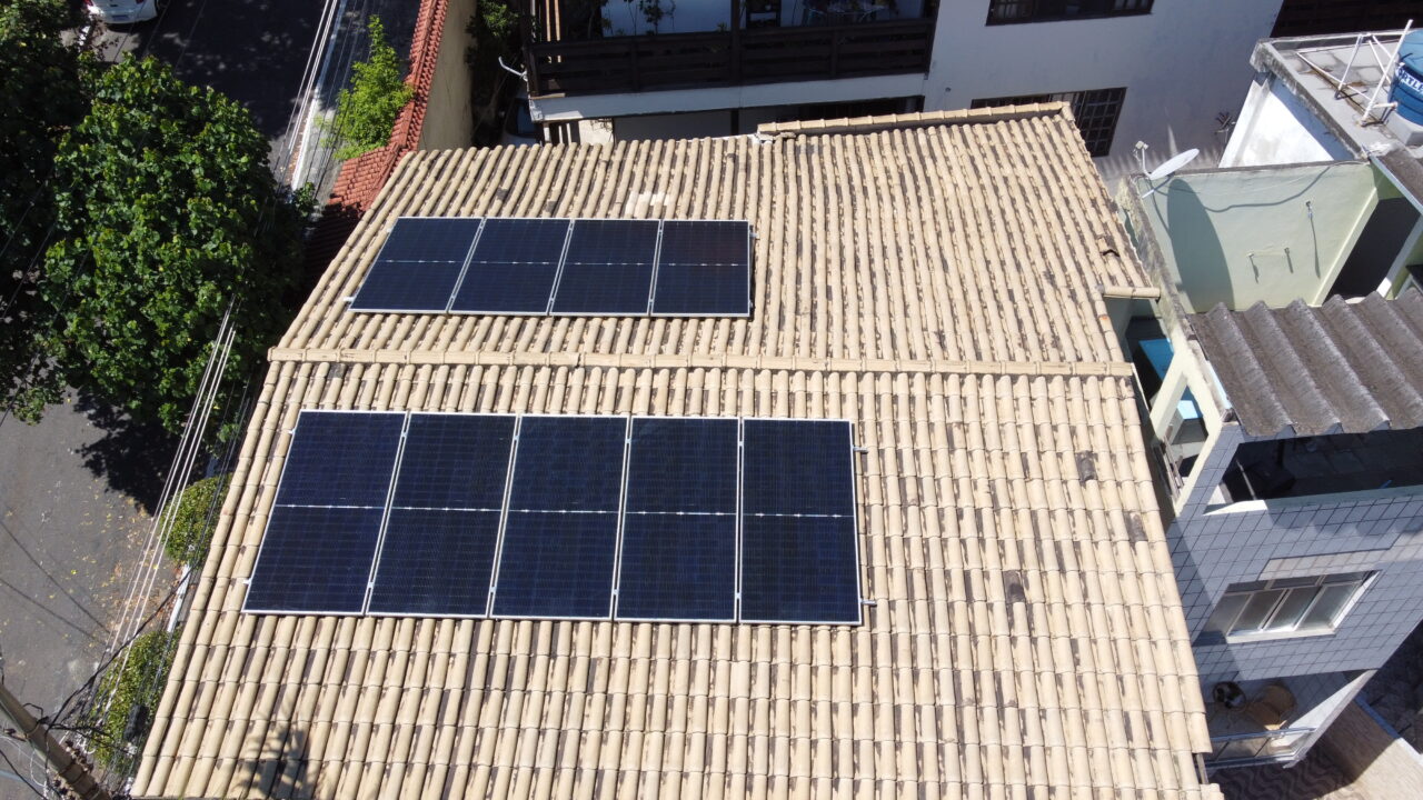 Sistema solar residencial em Duque de Caxias — 48,60 kWp
