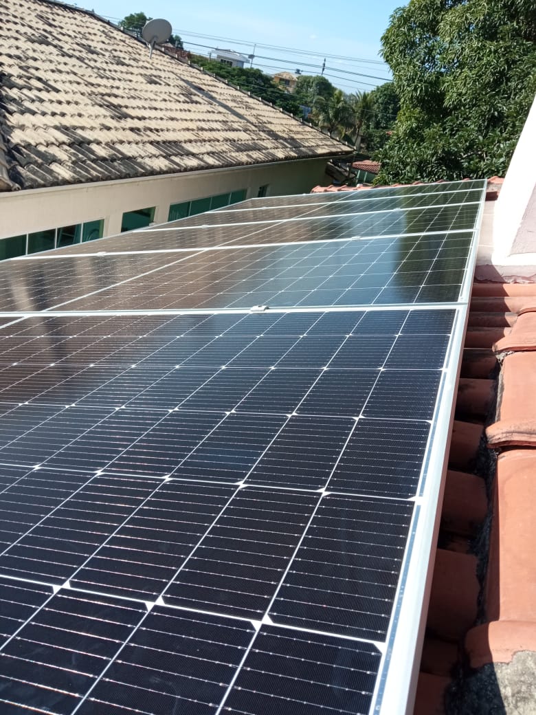 Sistema solar residencial em Rio das Ostras — 2,70 kWp