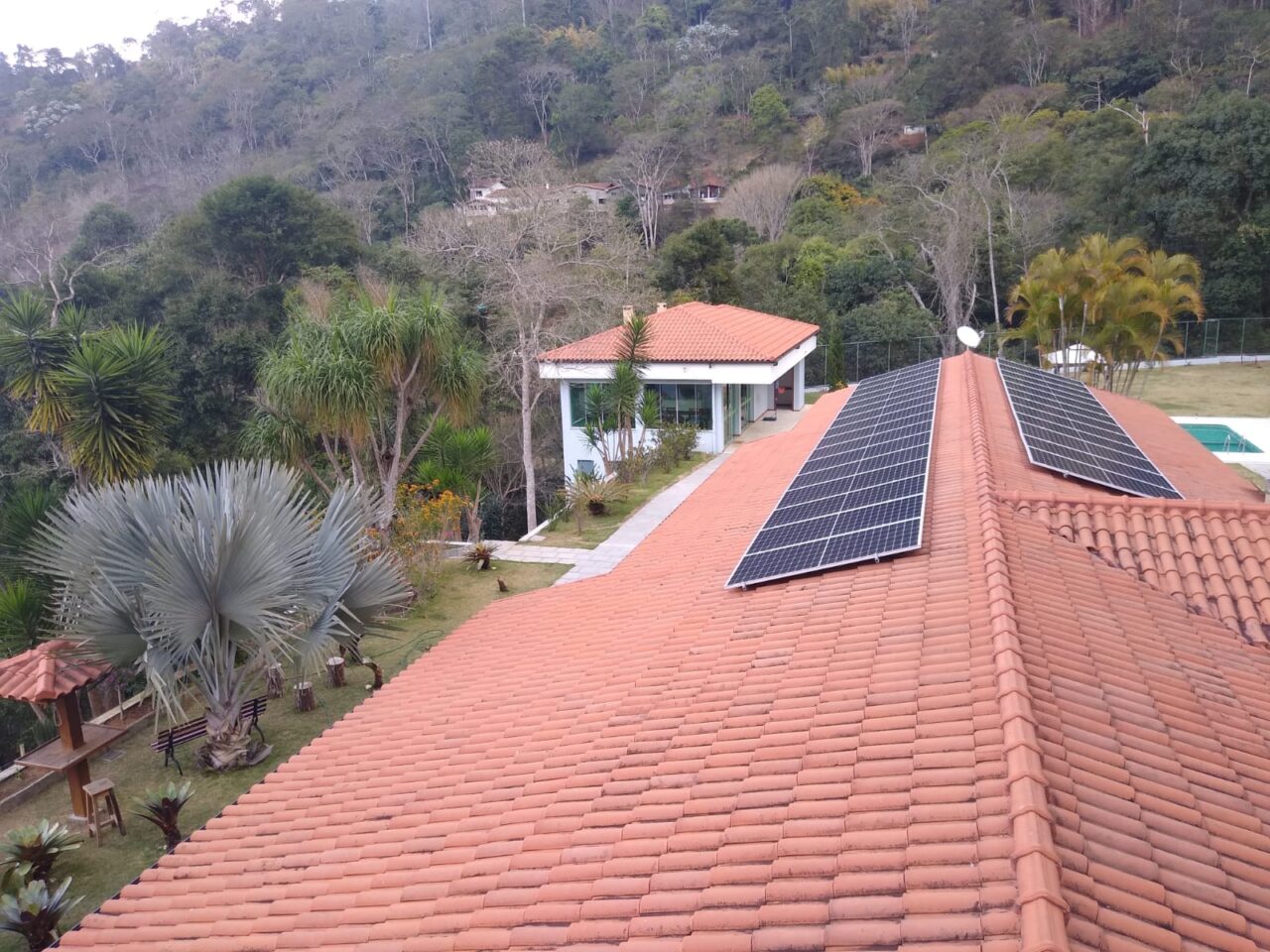 Sistema solar residencial em Teresópolis — 12,60 kWp