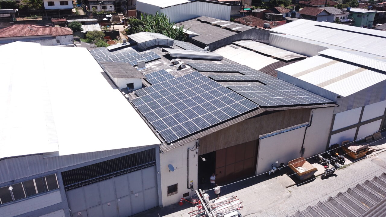 Sistema solar corporativo em Teresópolis — 38,88 kWp