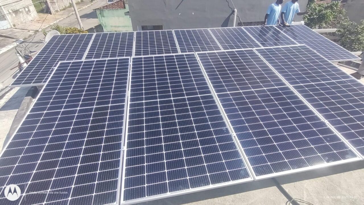 Sistema solar residencial em São João de Meriti — 6,75 kWp